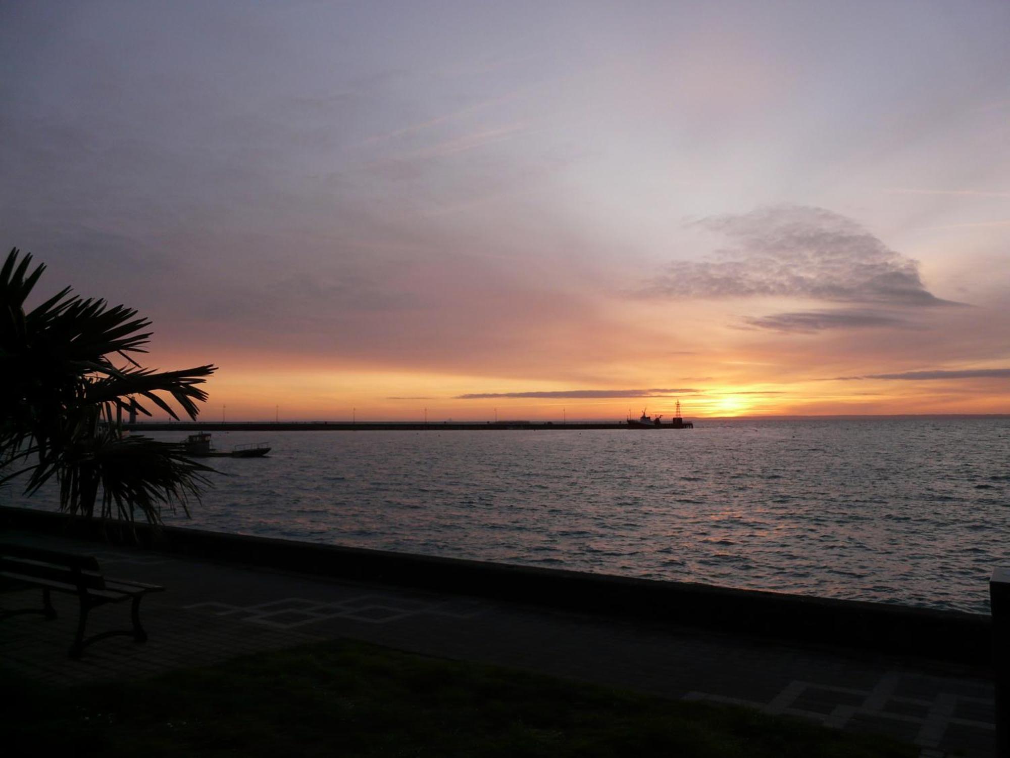 Le Querrien Hotel Cancale Bagian luar foto