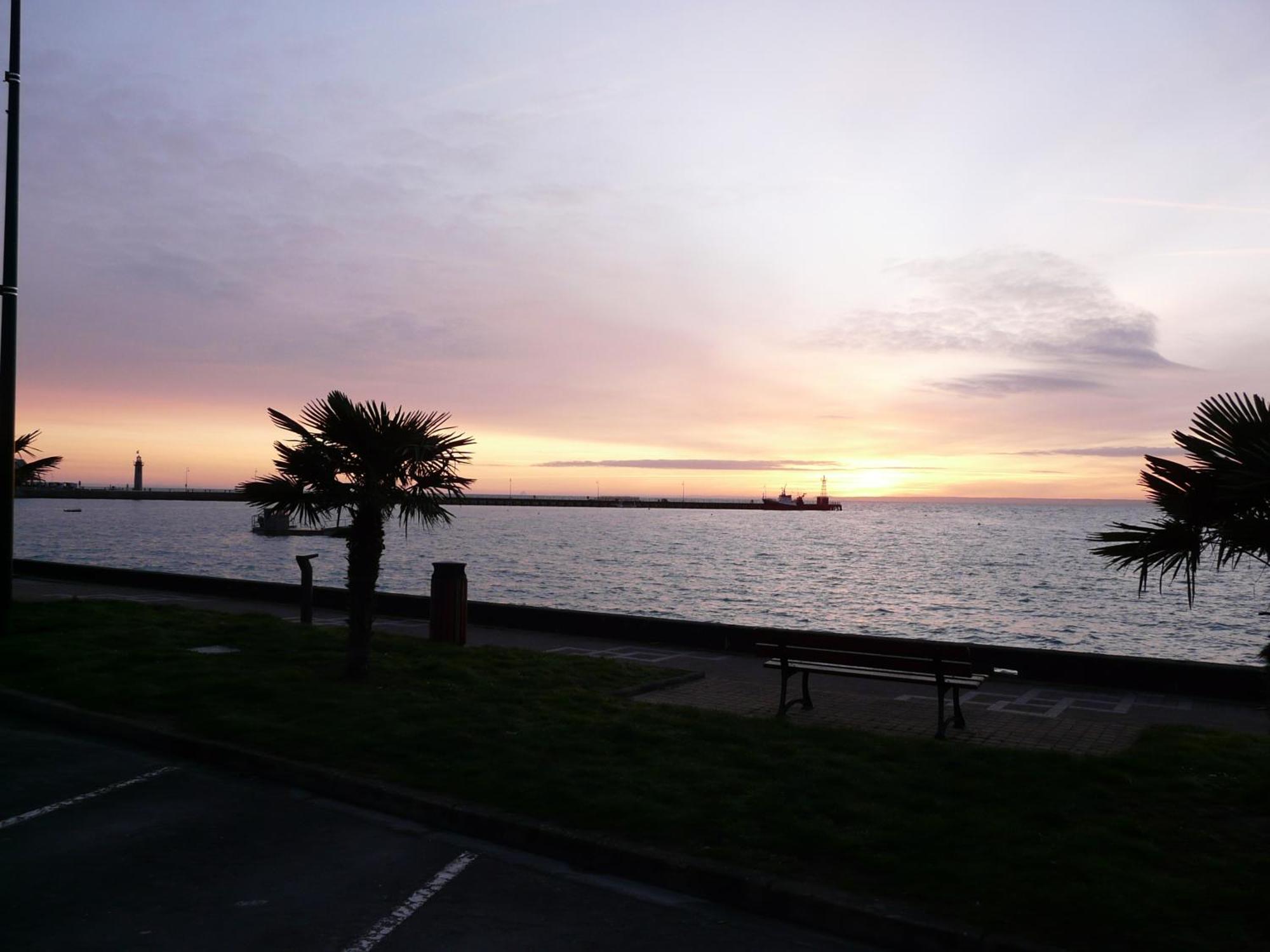 Le Querrien Hotel Cancale Bagian luar foto