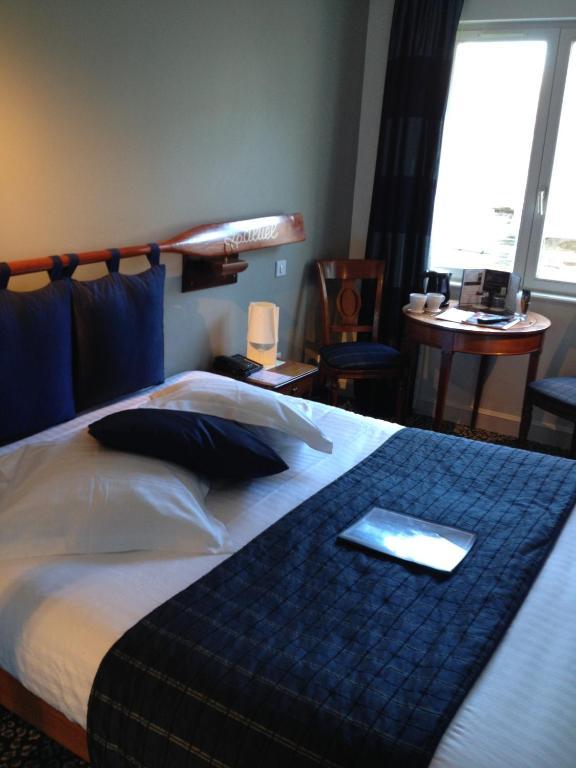 Le Querrien Hotel Cancale Bagian luar foto