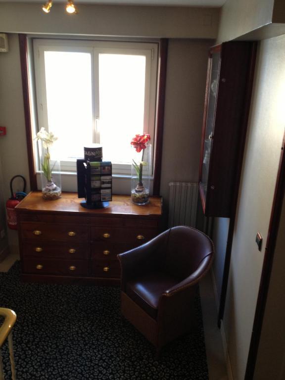 Le Querrien Hotel Cancale Bagian luar foto